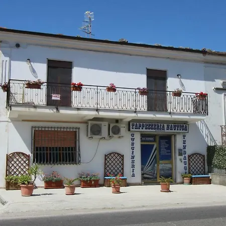 Appiantigua Lägenhet Minturno